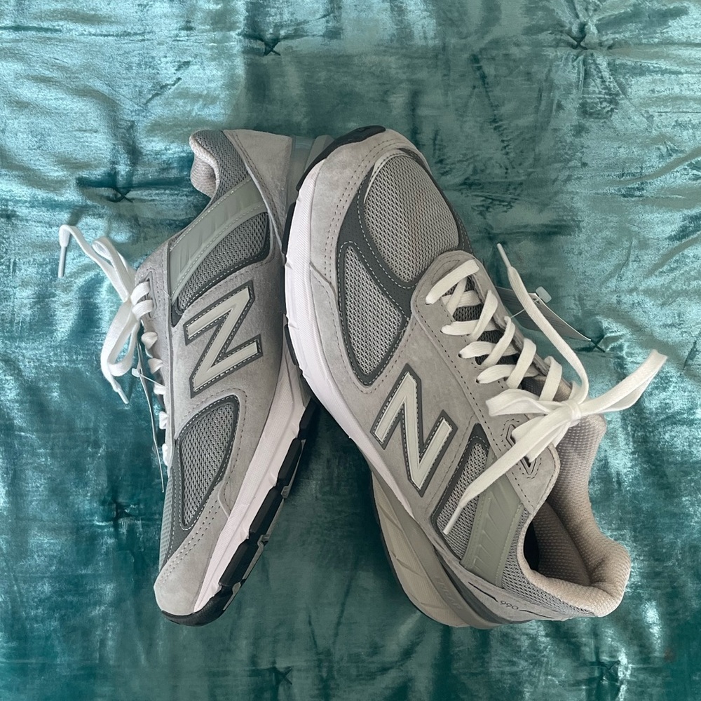 New Balance 990v5